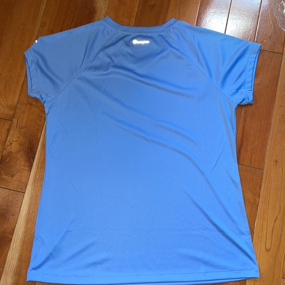 EUC Champion Baby Blue Workout Shirt - Picture 3 of 4